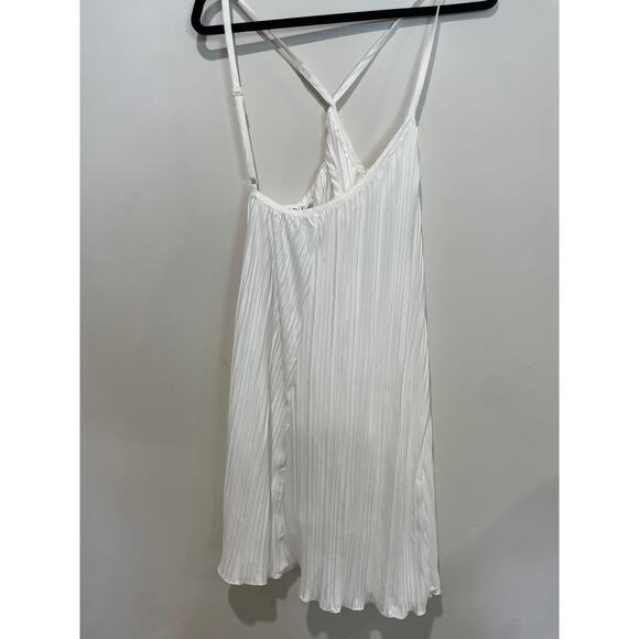 NWT LBLC the Label Norma Sleeveless V-Neck Pleated Mini Dress White Women's M - Picture 3 of 7